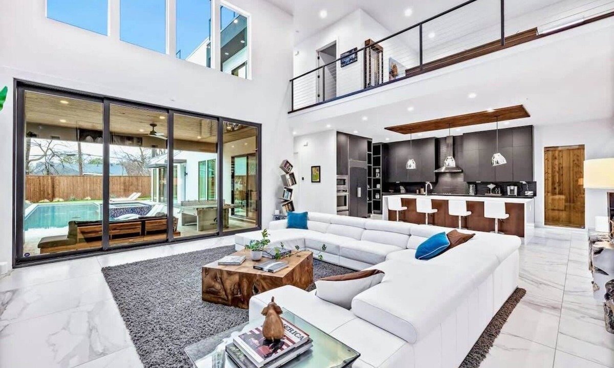 Knox - Henderson House | Upstay -Showstopper Home w Luxury Patio, Gym, Pool