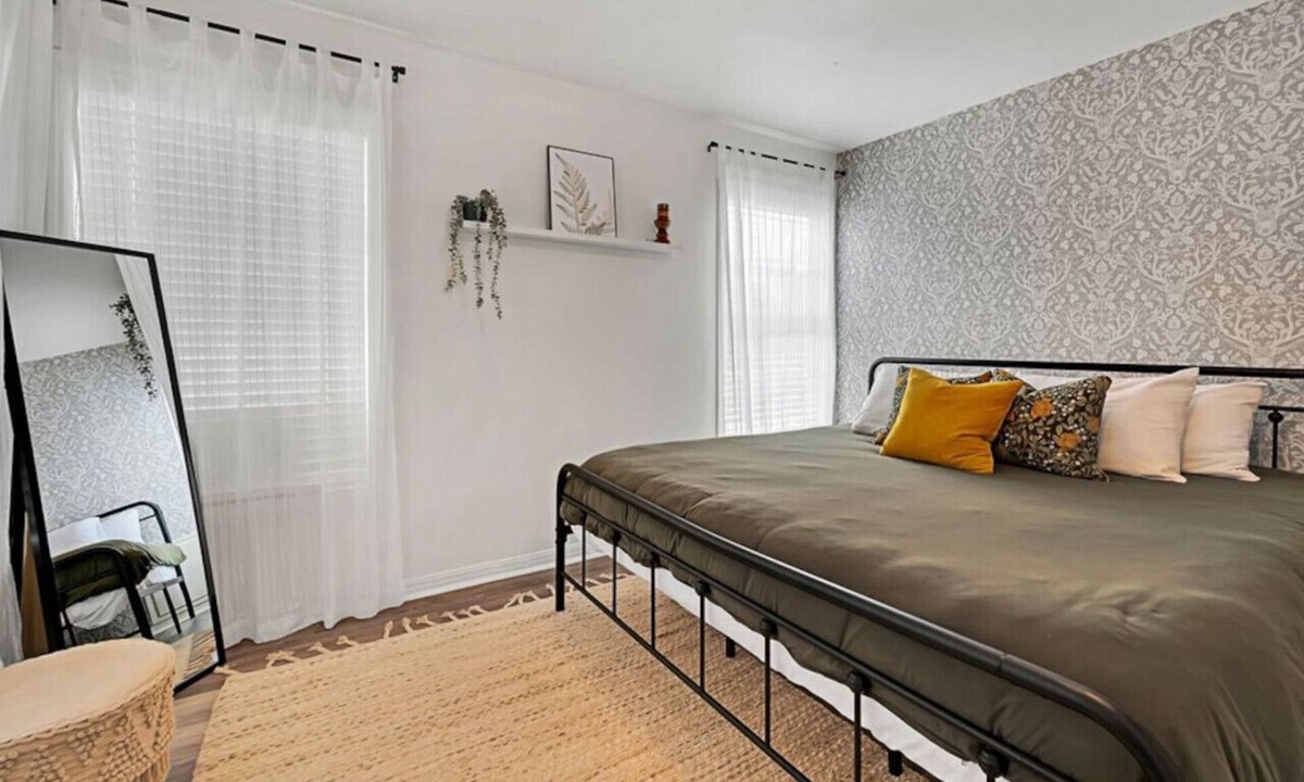 Temple House | Urban Suite | An Inviting 1-Bedroom City Escape
