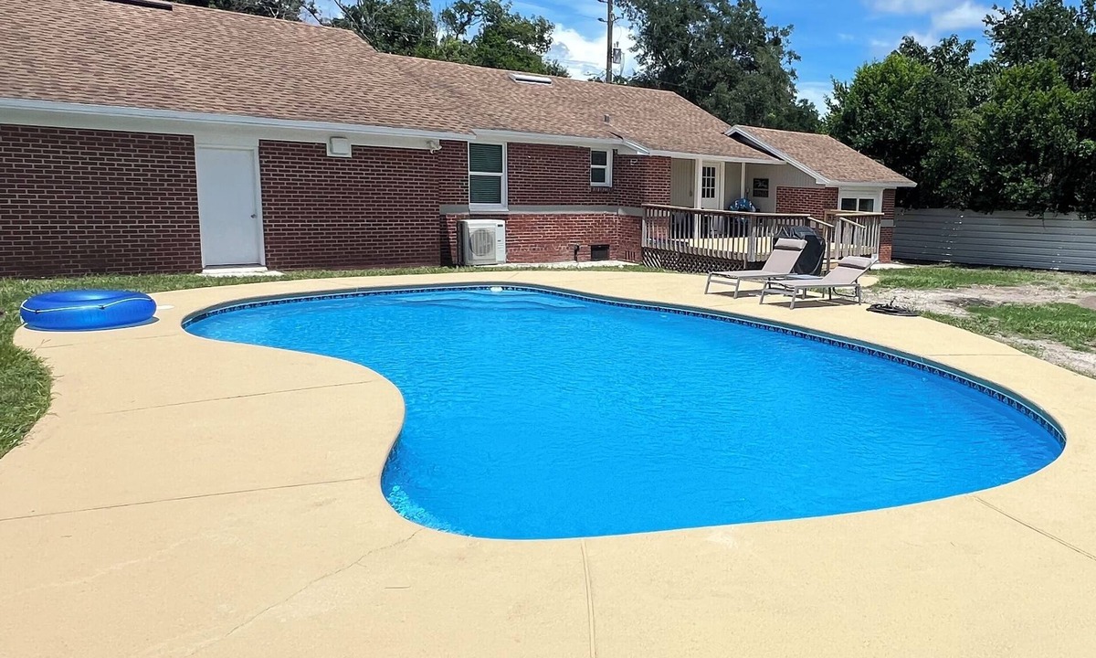 Arlington House | Vacation home with a private pool
