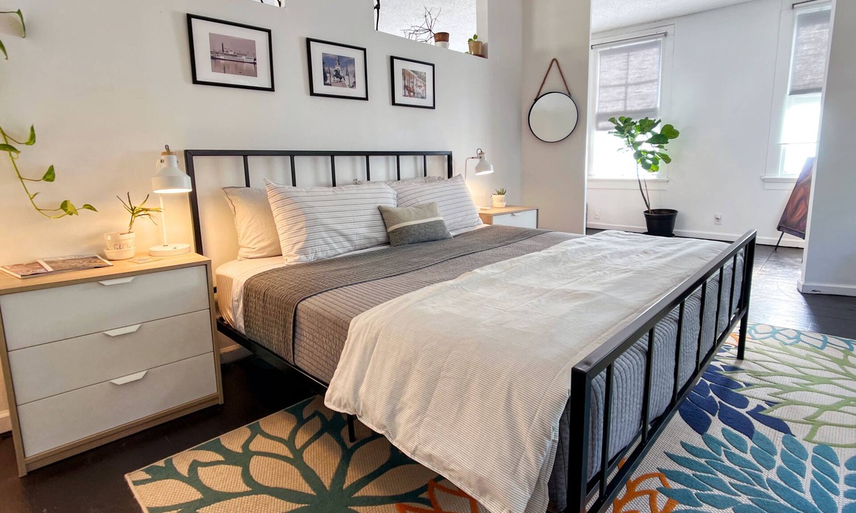 Algiers Point Apartment | Vibrant Loft - Short Walk to French Quarter Ferry