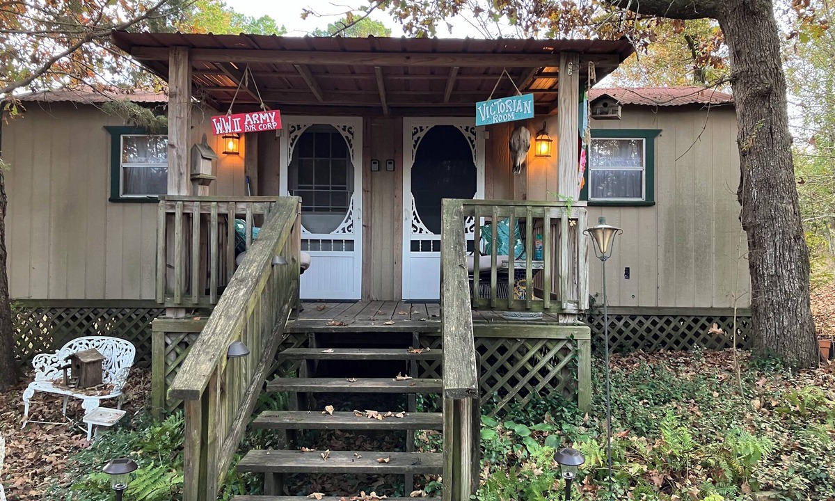 Tyler Cabin | Victorian Room 1-bedroom cabin in the country in a camground setting