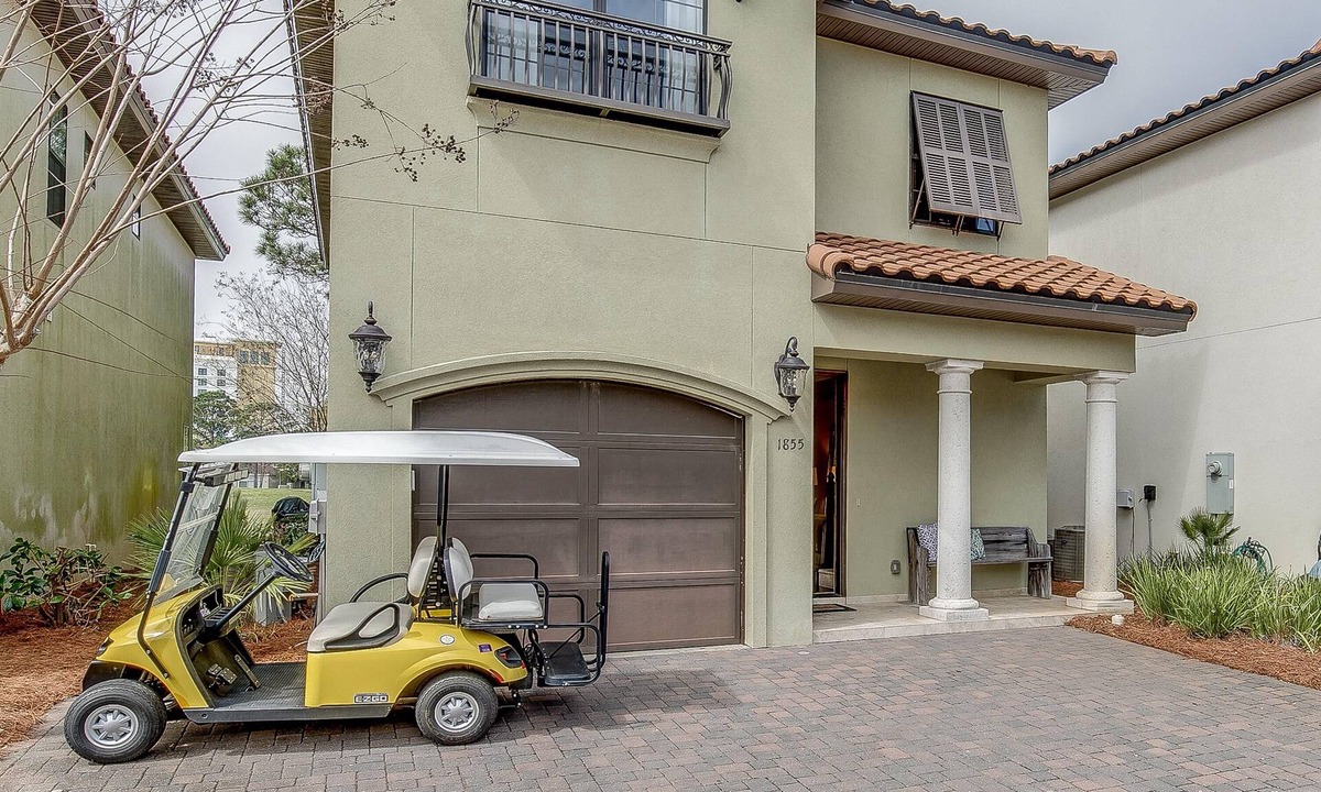 Villa Lago House | Villa Lago Getaway: Golf Cart, Pool & Resort Perks