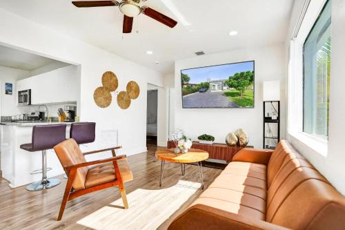 Riviera Beach House | Villa Riviera Beach -4Bdr Relaxing Retreat By Viac