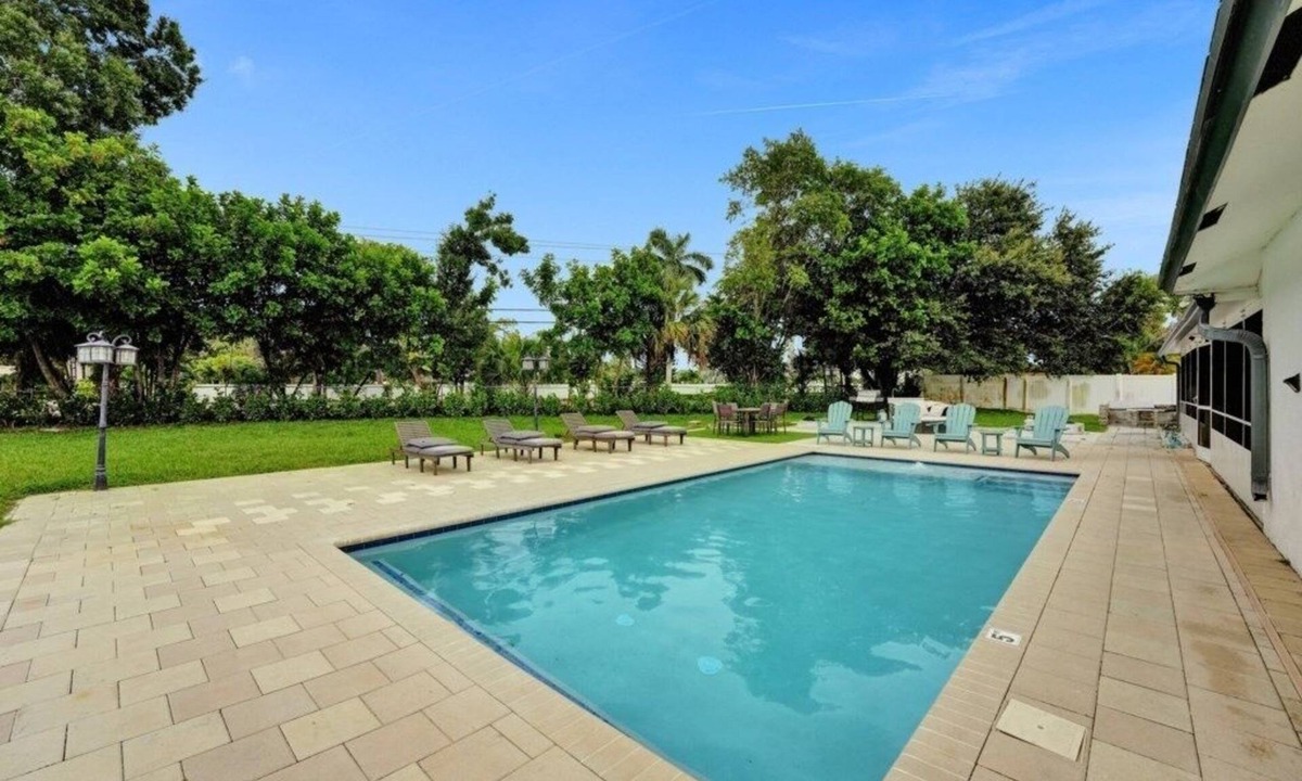 Hunt Club Villa | Villa Royale 4 BR Home w/Pool and Hot Tub by RedAwning