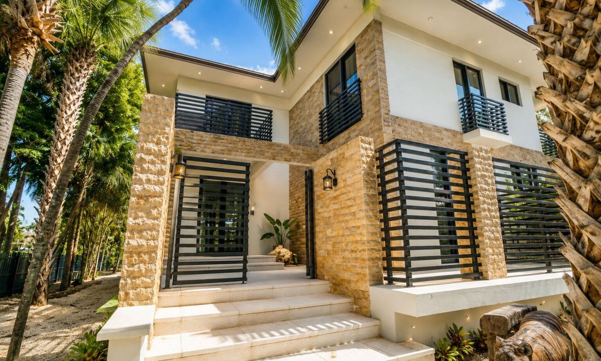 Northeast Miami Villa | Villa Sole Luxury Retreat – Upper East Miami