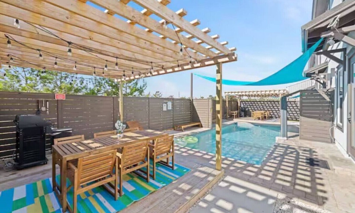 El Centro Beach House | Vincente Seascape (B)