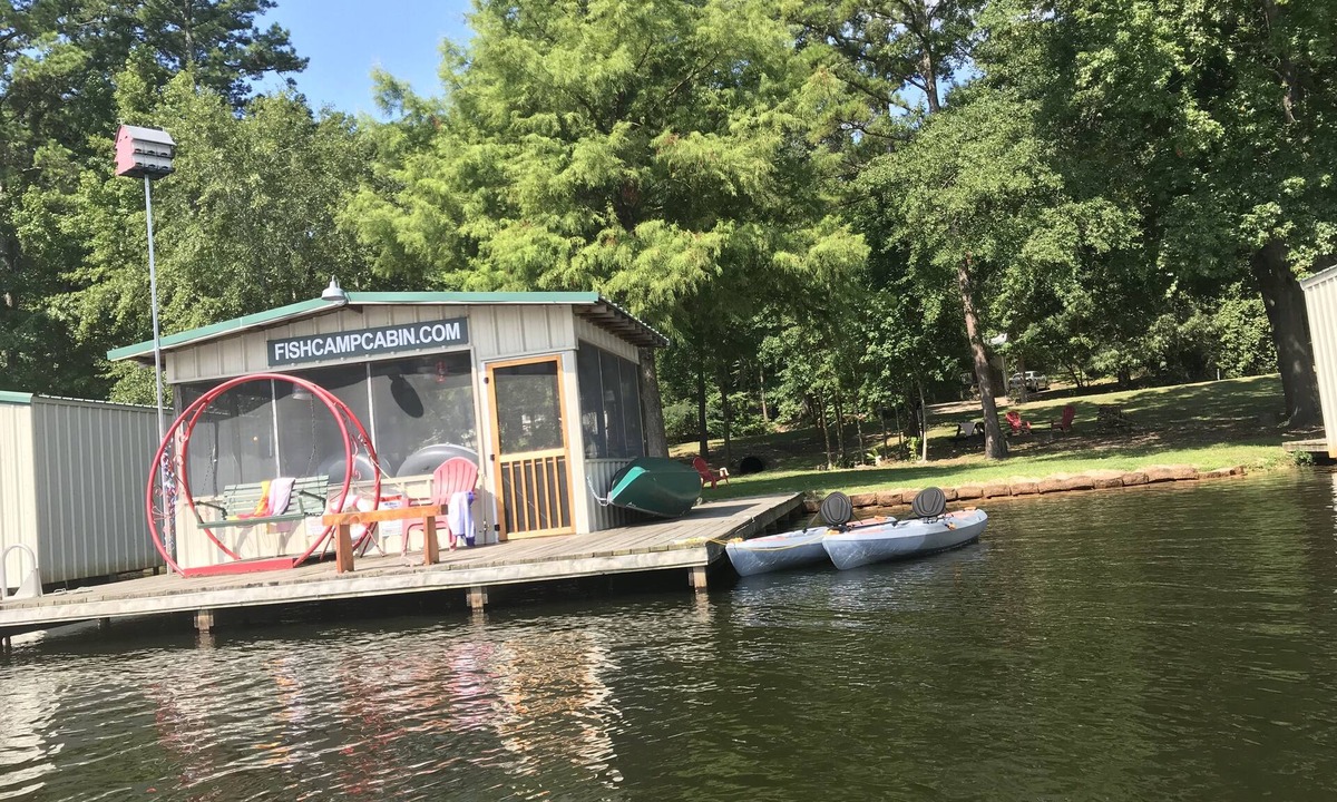 Hawkins Cabin | Vintage Cottage on Lake! Fish Camp Cabin, FREE kayak, canoe & bike use!