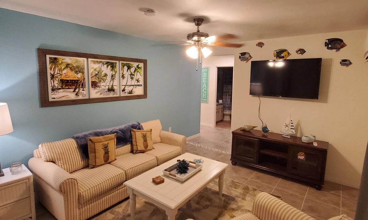 Englewood Apartment | WALK TO BEACH ACCESS! DOG FRIENDLY! UNIT 1D