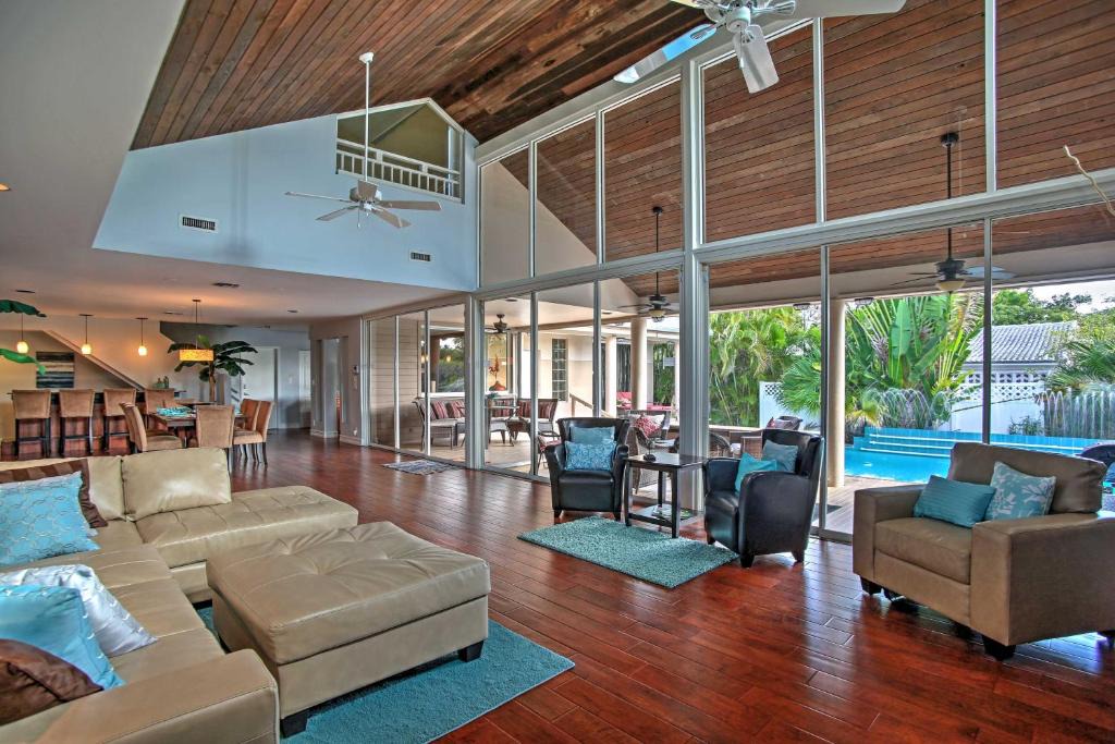 Pompano Beach House | Walk to Beach! Poolside Oasis in Pompano