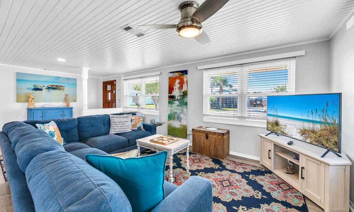 Fort Bay House | 🏖️Walk to Beach-Great Location-A Wave We Go🏖️