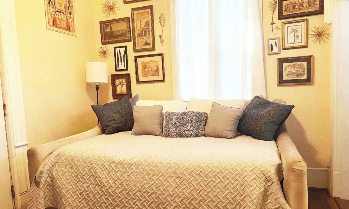 Downtown Apartment | Walk to Palafox Restaurants, Markets and Events!