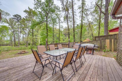 Ore City House | Walk to Water: Lake O' the Pines Cabin
