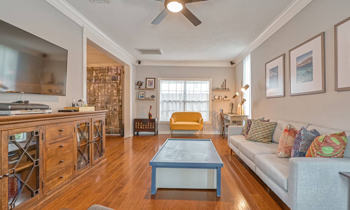 Houston Heights House | Walking to parks, dining & bars, 5 mins from DT