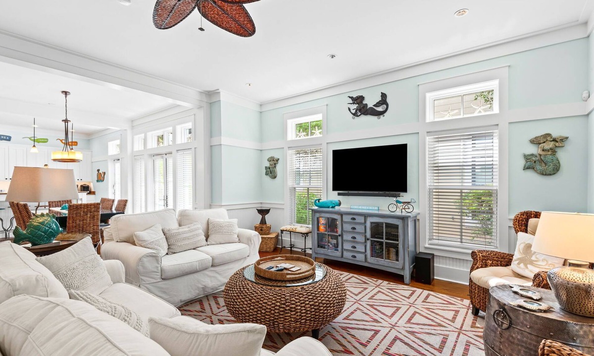 Watercolor House | WaterColor Amenity Passes, Sleeps 8 + Free Attraction Tickets!