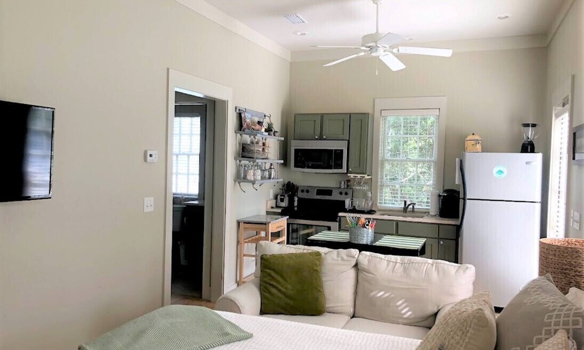 Forest District House | WaterColor Carriage House - 35 Running Oak Circle - Walk to Camp Watercolor!