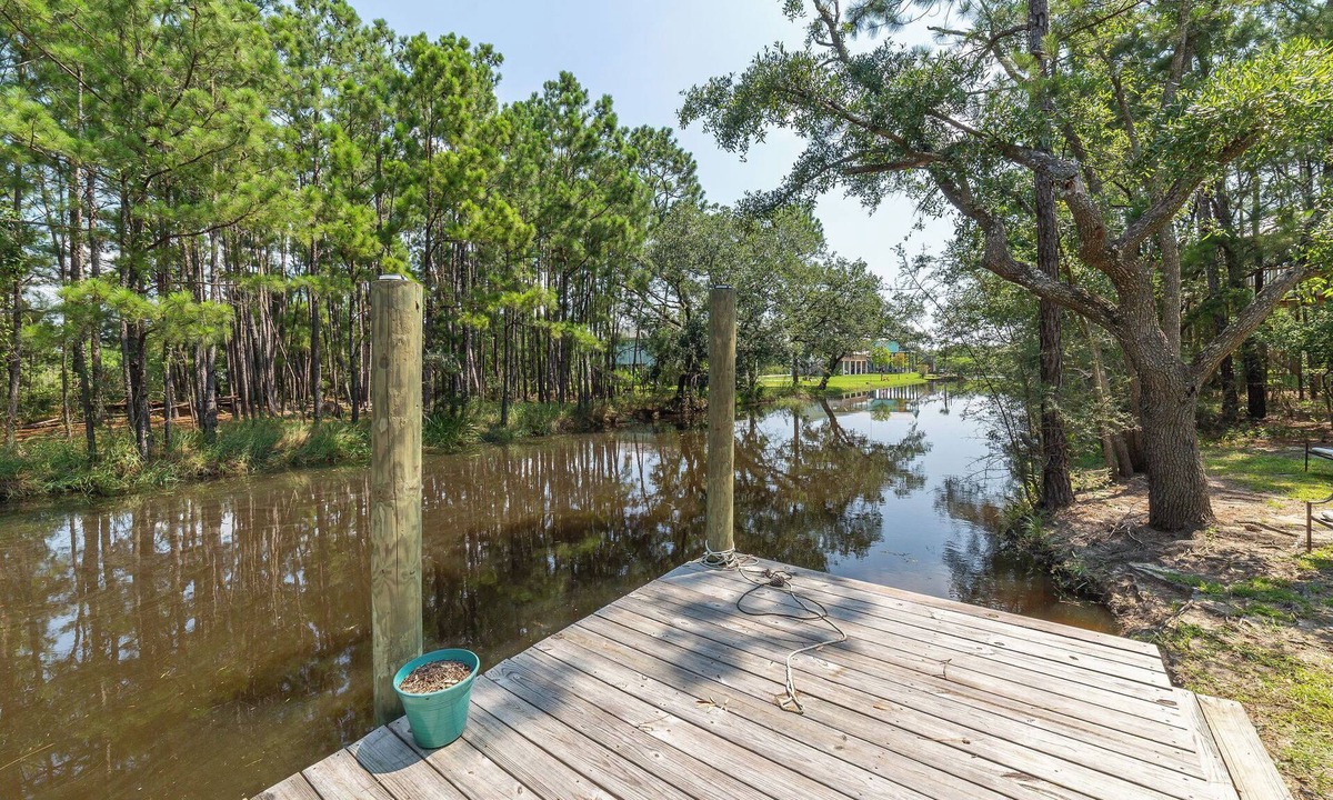 Shoreline Park House | Waterfront Coastal Cottage~Pet Friendly with Private Dock-Access to Jourdan/Gulf