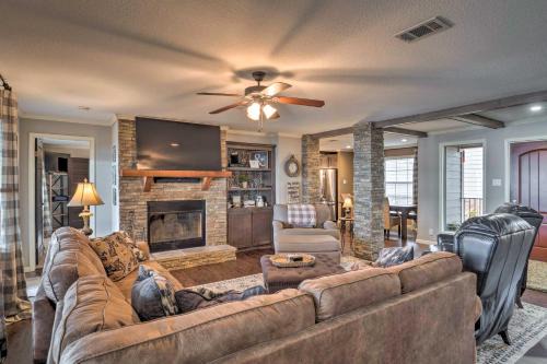 Negreet House | Waterfront Louisiana Vacation Rental w/Dock!