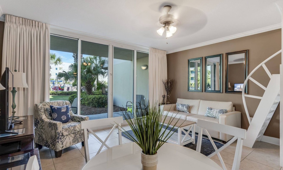 Fort Walton Beach Condo | Waterscape 1 bedroom with bunks walkout unit -on the beach-