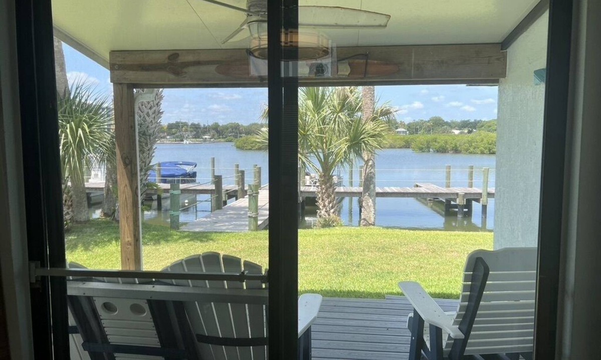 New Smyrna Beach Villa | Waterview Dogs allowed access north Bridge golf cart route Beach and Downtowns