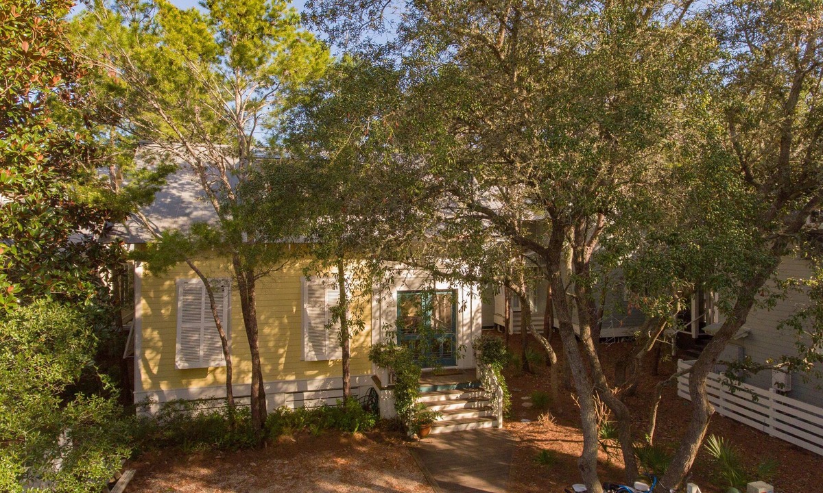 Cottage District House | "WayWard Sun" in Watercolor just behind the Seaside Chapel! Steps to Seaside