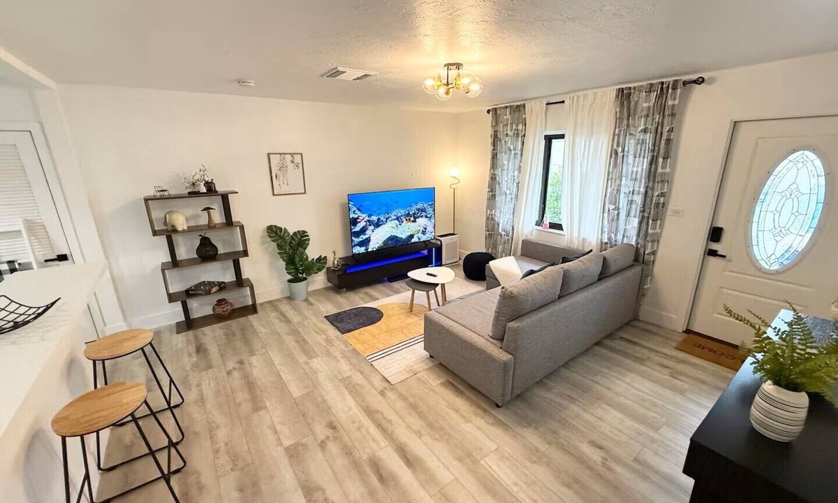 North Miami House | Welcome to La Casita, your private and cozy escape in the heart of North Miami🌴✨