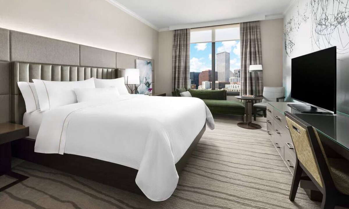 French Quarter Hotel | Westin New Orleans | Traditional King Room | Walk to Bourbon Street