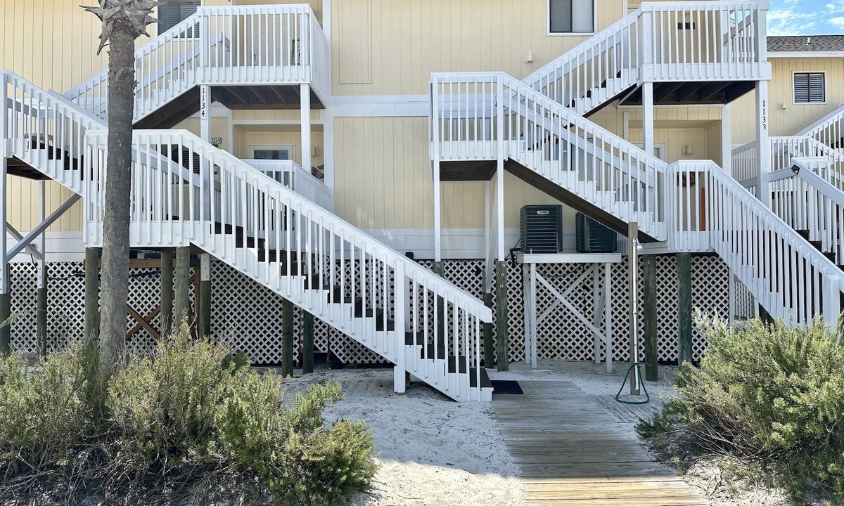 Holiday Isle Condo | Whispering Waves East - Unit 1134 with Beachfront view!