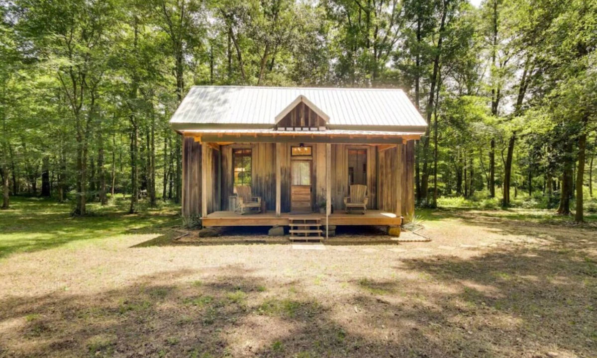 McComb House | Wild Fern Cottage with River Access