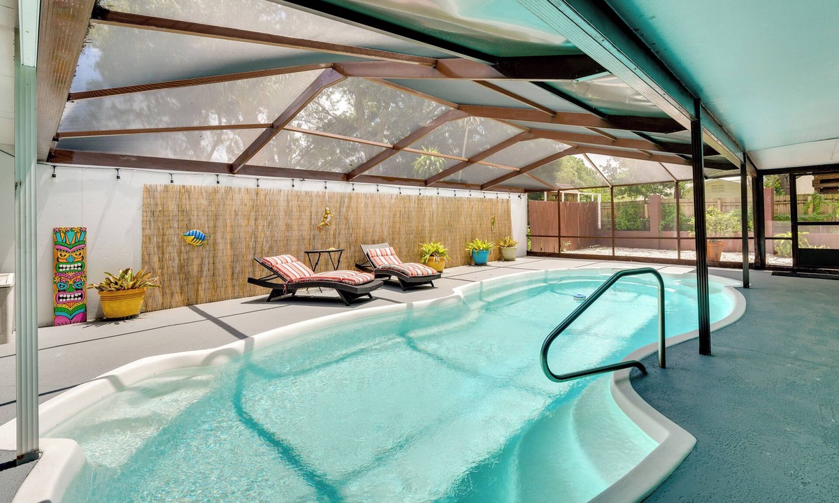 Cypress Gardens Cottage | Winter Haven Retreat w/Private Pool!