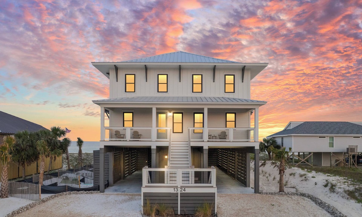 East End House | WOAH NELLIE! NEW Gulf Front Home pool, hot tub and elevator on St. George Island