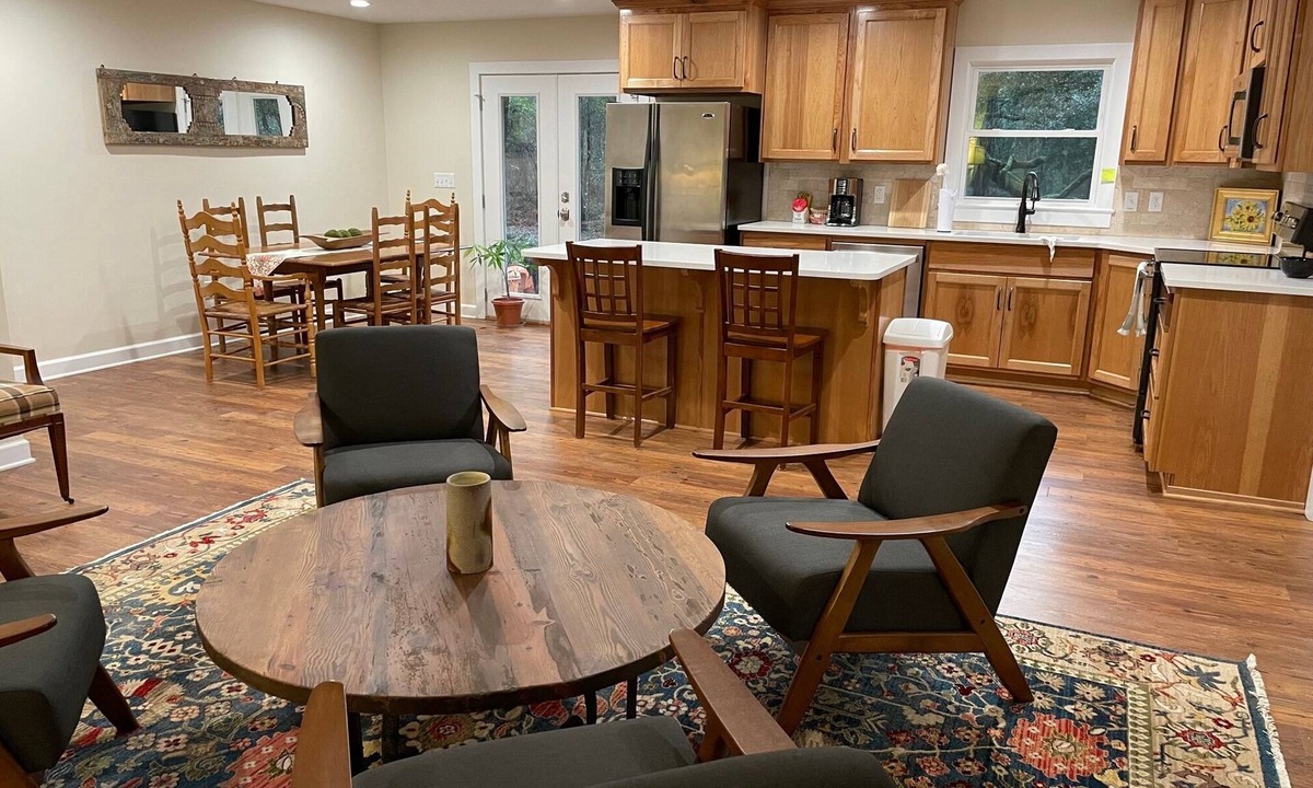 Loxley House | Woodland River Retreat Cozy, quiet, well-appointed home near Fairhope