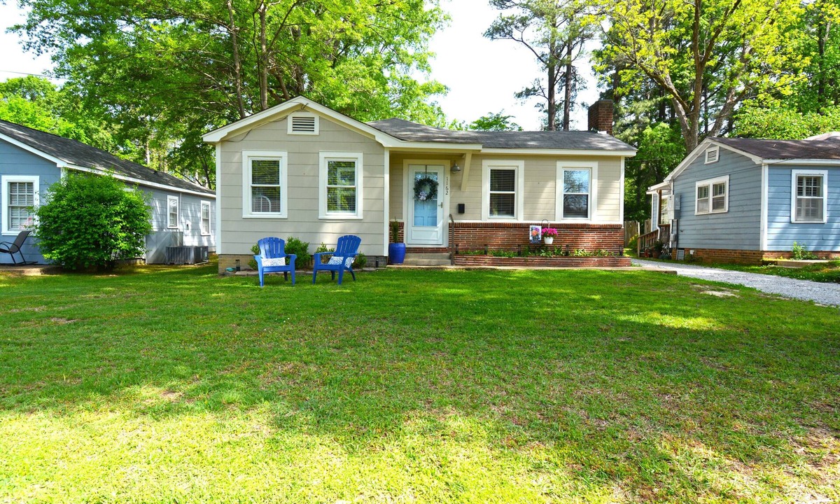 Tupelo Cottage | Woodlawn Cottage Joyner Area Sleeps 8