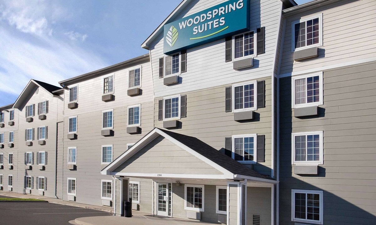 Broadmoor Hotel | WoodSpring Suites Baton Rouge East I-12