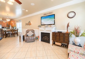 2 minute walk to the Beach! Family Beach House Sleeps 16 with a Private Pool!