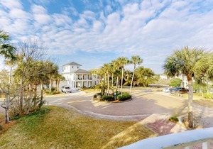 2-Story Family-Friendly Home w/Gas Grill, Shared Hot Tub, Pool, Sauna, & Tennis