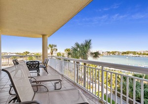214 m² Condo ∙ 3 bedrooms ∙ 8 guests