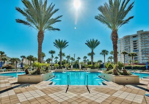 214 m² Condo ∙ 3 bedrooms ∙ 8 guests
