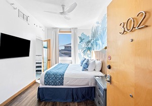 302 Rosemary Beach Inn - Includes Beach Chairs & Complimentary Breakfast + Access to 4 Pools