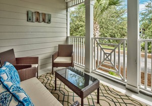 30A Getaway~Spacious 4 Bed/3 Bath Condo with Pool/Fitness!~Walk to Beach!