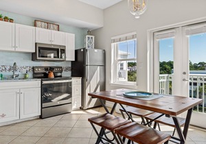 30a Gulf Place Condo! Beach View, Pool, Hot Tub, Tennis & Pickle Ball Courts.