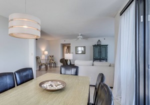 3BR Condo Across From Beach~Pool & Tennis~Just Renovated~Great Location!