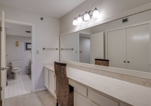 3BR Condo Across From Beach~Pool & Tennis~Just Renovated~Great Location!