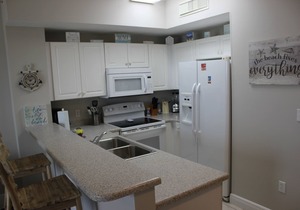 406 Celadon 1 Bedroom with KING BED and 2 Baths + bunks & FREE BEACH SERVICE!