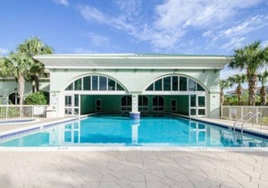 406 Celadon 1 Bedroom with KING BED and 2 Baths + bunks & FREE BEACH SERVICE!