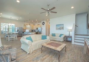 6 bedroom Oceanfront House w Private Pool & Hot Tub - 250K reno complete Feb '25