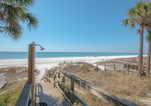 6 bedroom Oceanfront House w Private Pool & Hot Tub - 250K reno complete Feb '25