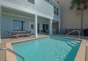 6 bedroom Oceanfront House w Private Pool & Hot Tub - 250K reno complete Feb '25