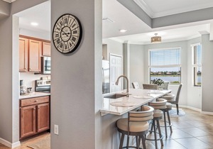 627 Bonita National Condo