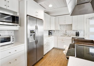 7 Br Gulf Front Beach Home. Family Friendly and affordable. Pets Considered.