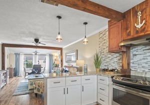 7904 Surf Dr #7 | 2 Bed, 1 Bath
